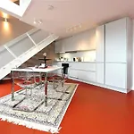Julius 22 - Duplex Apartment 5 Mins To City Center